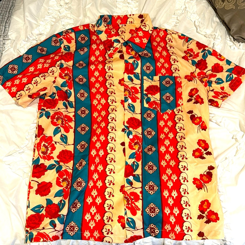 Men’s Temu button up Hawaiian medium shirt